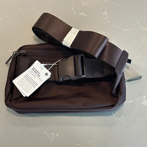 Lululemon Everywhere Belt Bag 2L Large French Press NWT - Picture 2 of 5